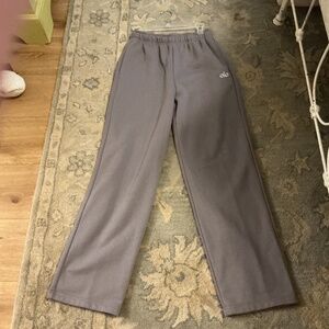 ALO Yoga Accolade Purple Straight Leg Sweatpants